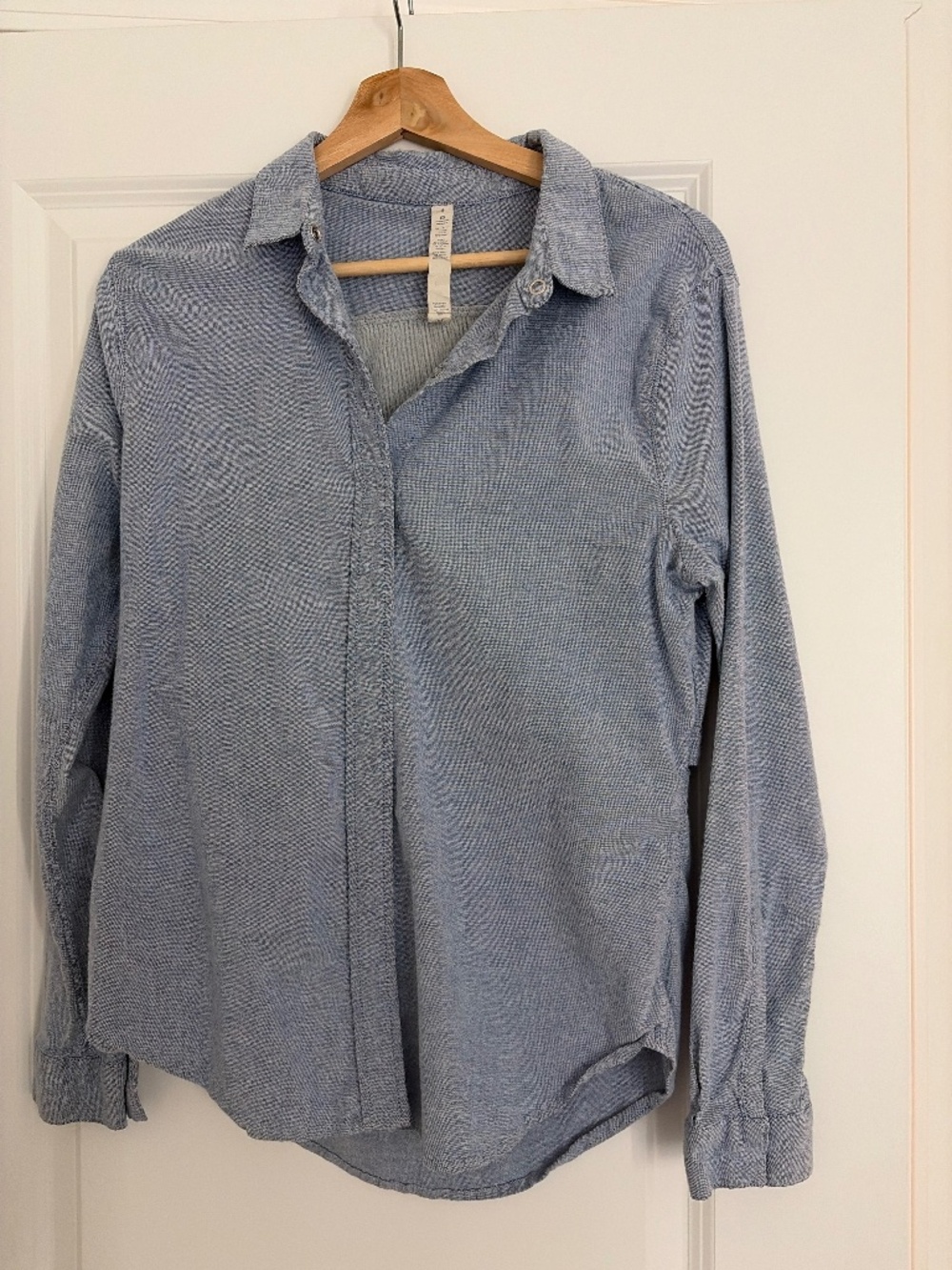 Rare Lululemon chambray style long sleeve top